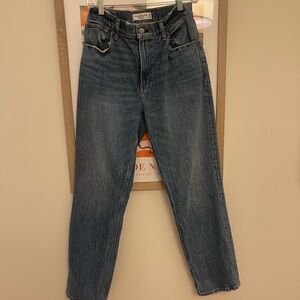 Abercrombie 90s Ultra High Rise Straight Jeans